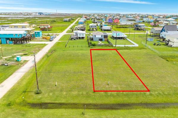 528 Thunder RD, Surfside Beach, TX 77541