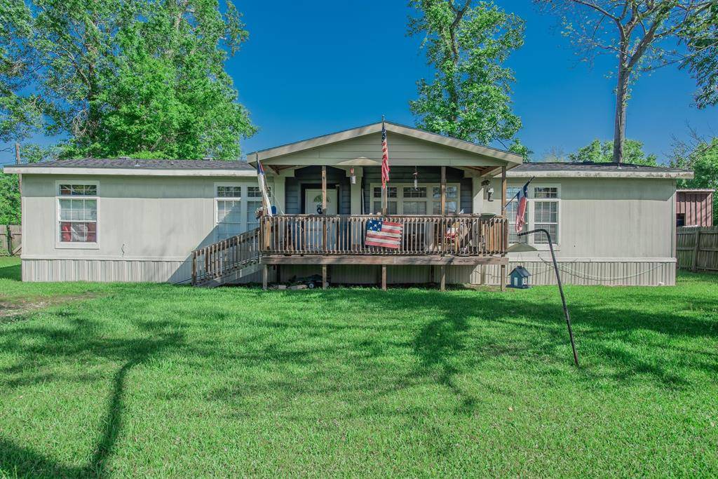 5019 Magnolia LN, Old River-winfree, TX 77535