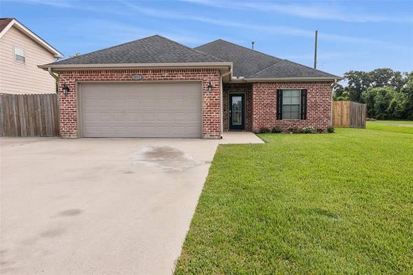 3012 Washington ST,  Nederland,  TX 77627