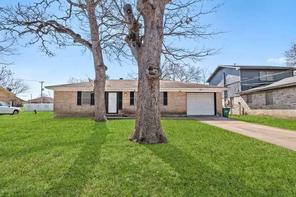 1012 Haynes ST, Brenham, TX 77833