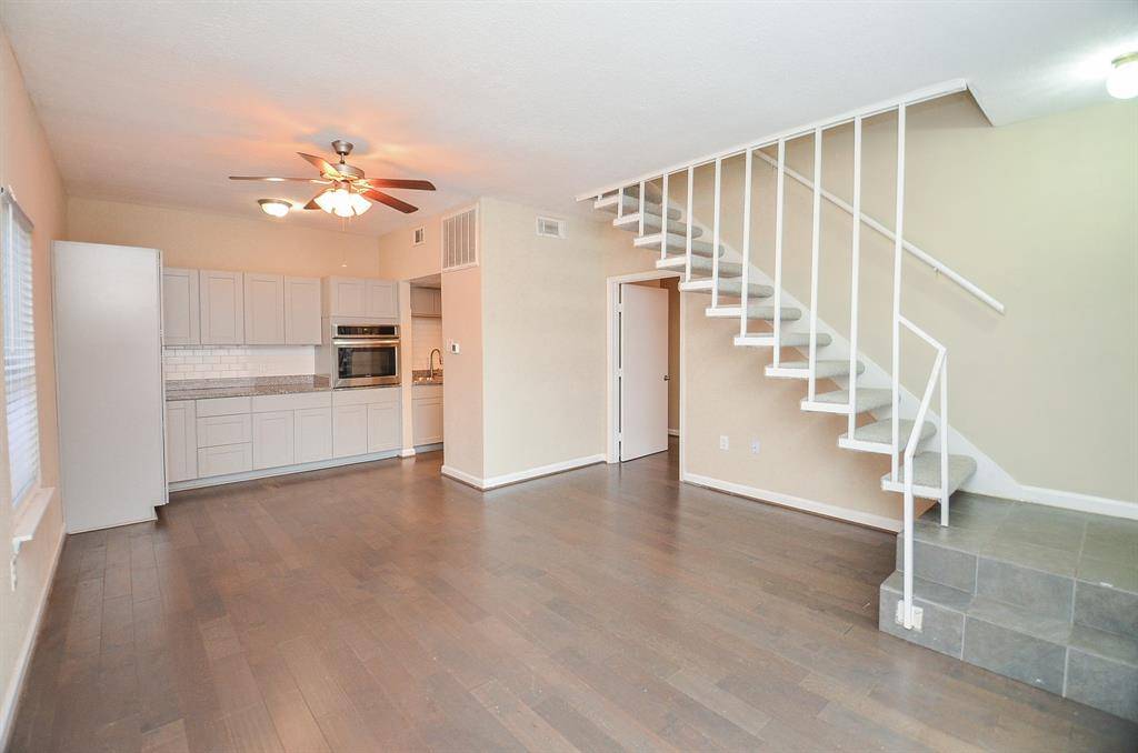 Houston, TX 77079,830 Threadneedle ST #225
