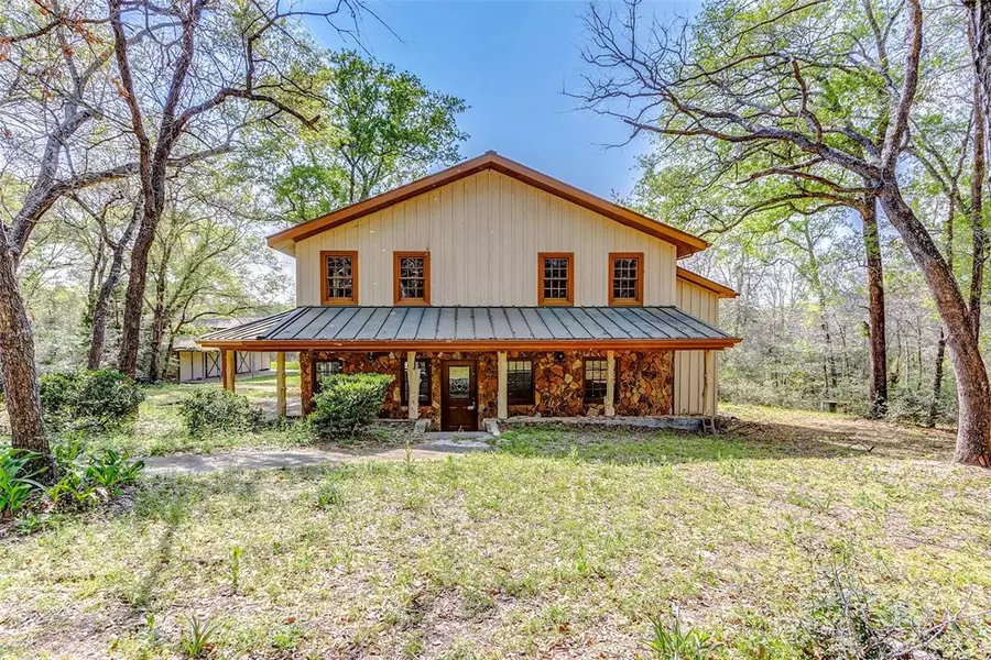 539 Meadow Creek RD, Bellville, TX 77418