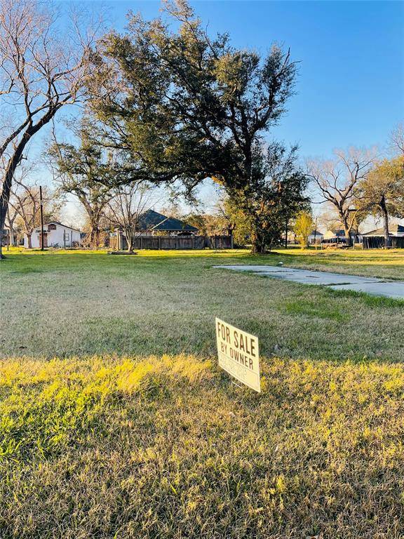 113 E Cypress ST, Port Neches, TX 77651