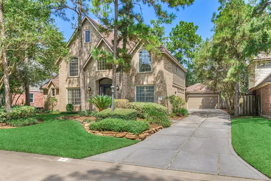 6 Woodmere PL, The Woodlands, TX 77381