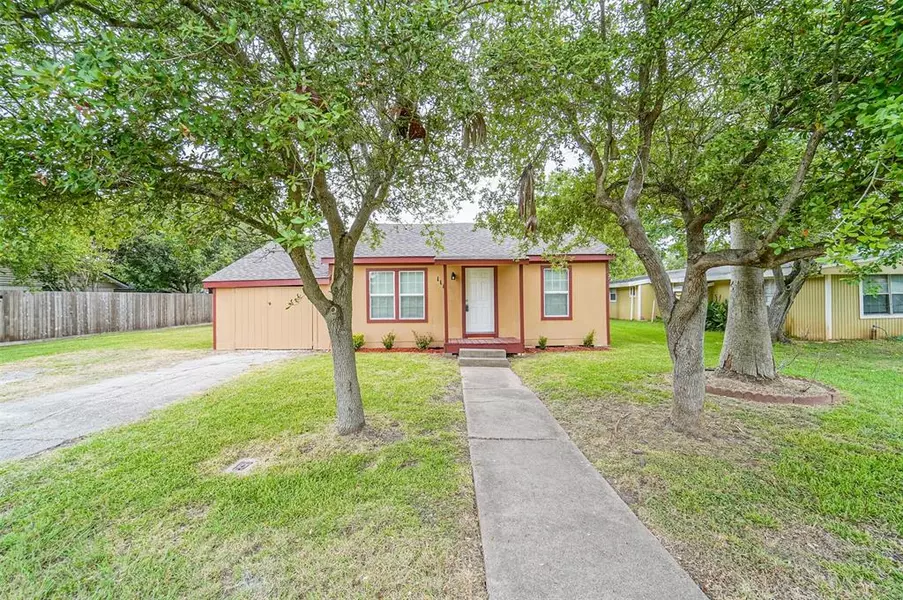 118 S Avenue C, Freeport, TX 77541