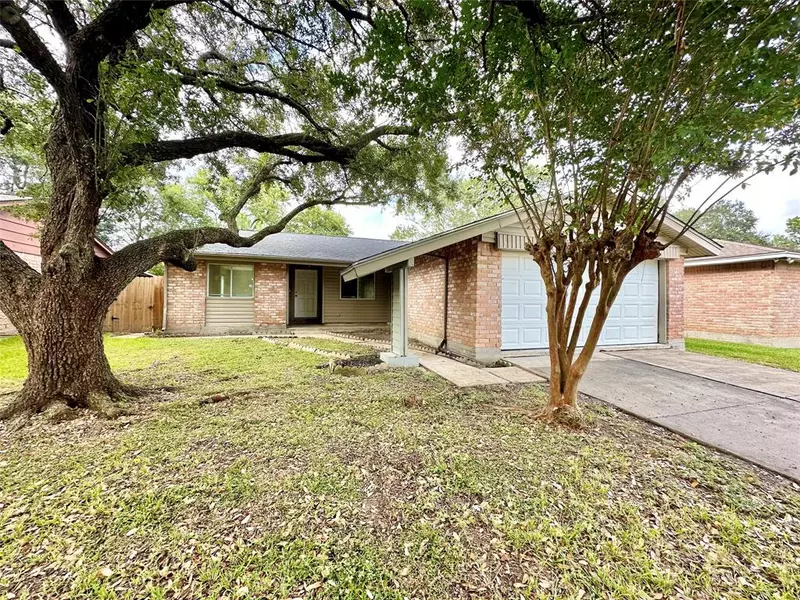 16726 Tibet RD, Friendswood, TX 77546