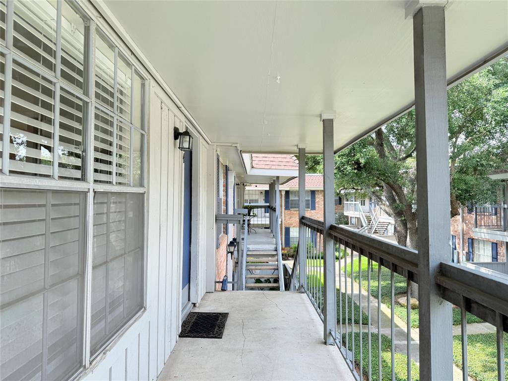 Houston, TX 77057,2250 Bering DR #64