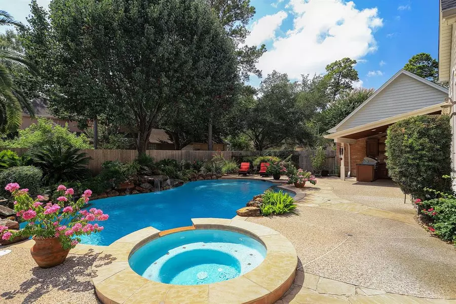 5902 Spring Lodge DR, Kingwood, TX 77345