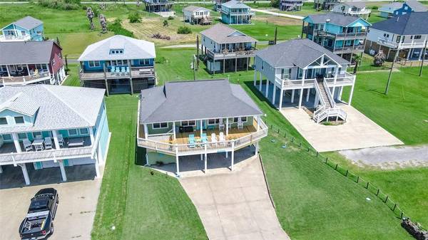 3351 Prides WAY, Crystal Beach, TX 77650