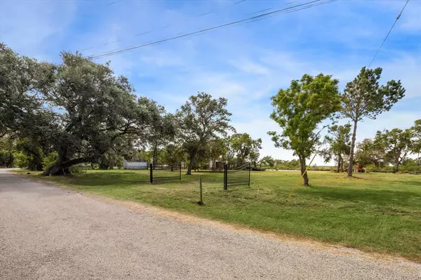 Sargent, TX 77414,246 County Road 206