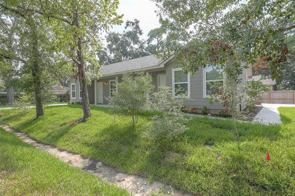 6619 Carver RD,  Houston,  TX 77091