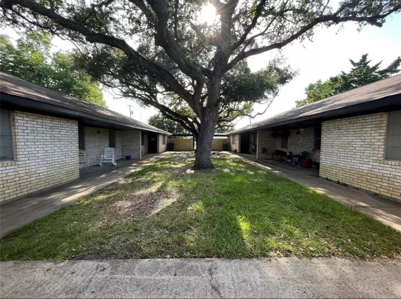 910 Avenue H, Bay City, TX 77414