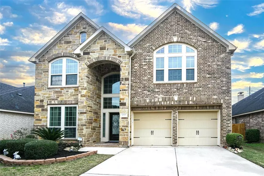 6019 Falling Briar LN, Sugar Land, TX 77479