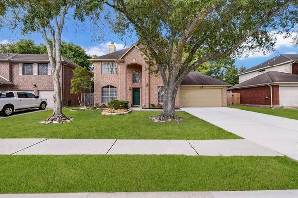 16123 Copper Canyon DR, Friendswood, TX 77546