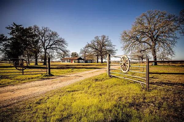 1539 County Road 113, Giddings, TX 78942