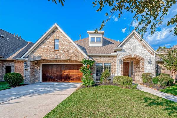 108 Silverstone LN, Shenandoah, TX 77384