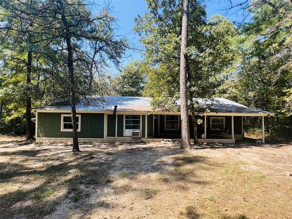 291 County Road 2095, Crockett, TX 75835