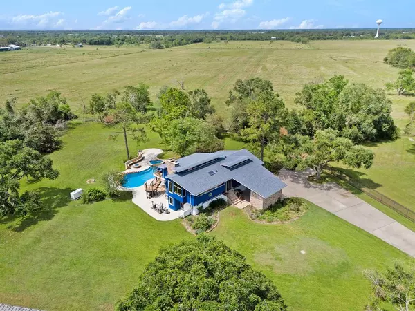 4003 Country Trails ST, Alvin, TX 77511