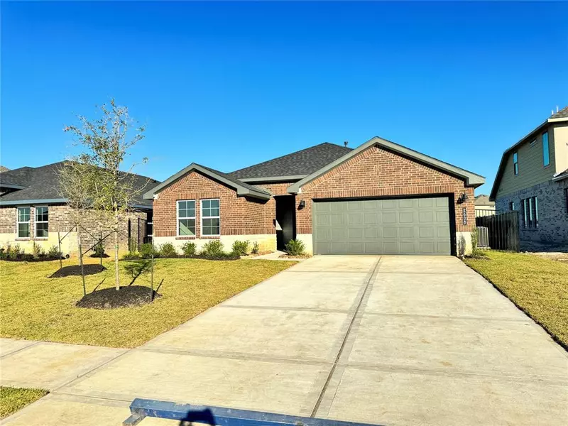 2608 Mackinac Bay DR, Texas City, TX 77591