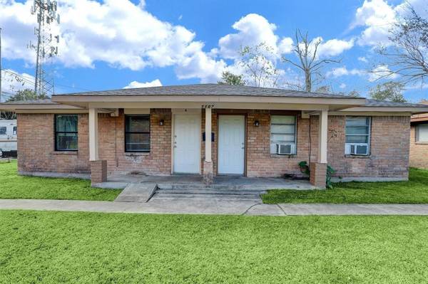 5109 Clover ST, Houston, TX 77033