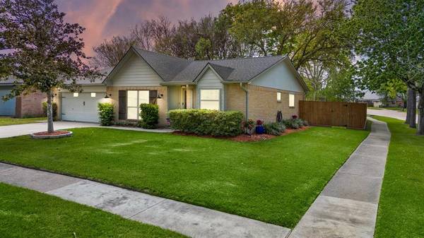 6221 Woodvale DR, League City, TX 77573