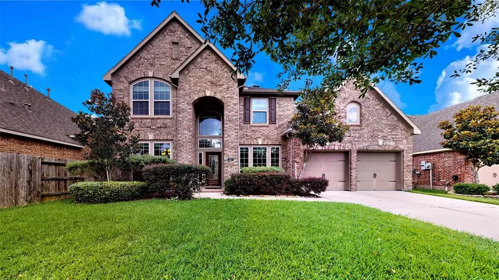 2611 Silent Walk CT, Pearland, TX 77584