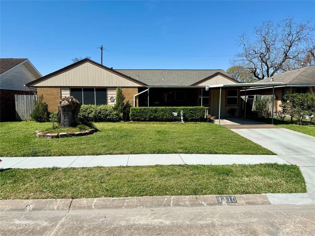 1310 Zapp LN, Pasadena, TX 77502