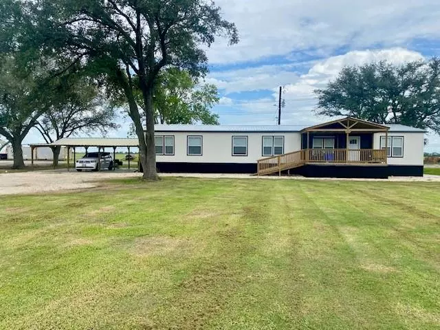 Van Vleck, TX 77482,629 7th ST