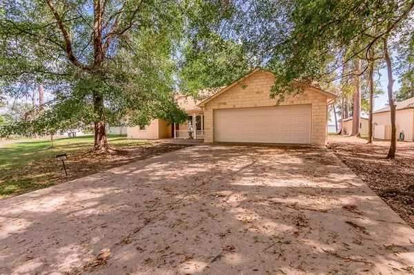 86 Huntington RD, Trinity, TX 75862