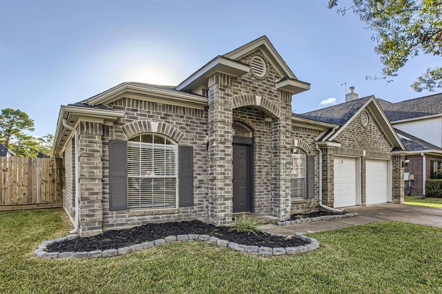 1206 Woodchase DR, Pearland, TX 77581