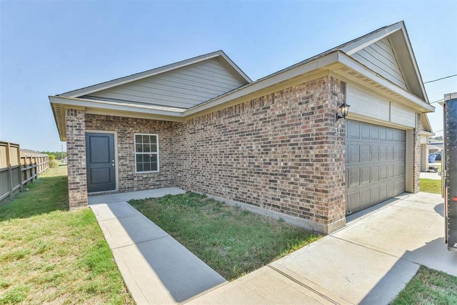 31 County Rd 5102b, Cleveland, TX 77327