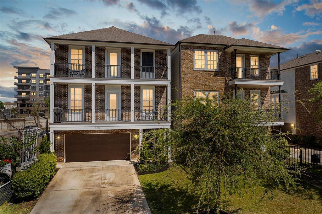 929 W 19th ST #B, Houston, TX 77008
