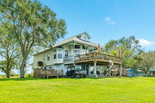 431 Port RD, Angleton, TX 77515