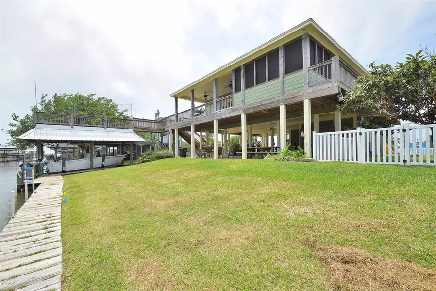 1128 Helen Dowdy, Crystal Beach, TX 77650