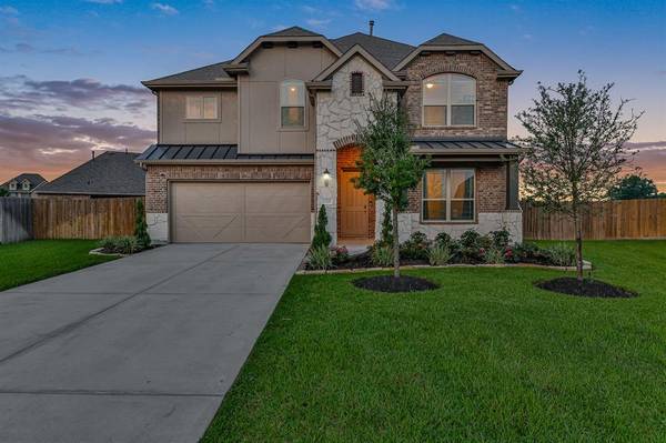 13506 Red Bloom CIR, Mont Belvieu, TX 77535