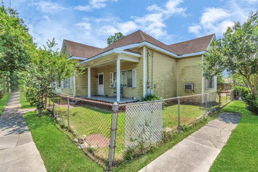 2602 Saltus ST, Houston, TX 77003