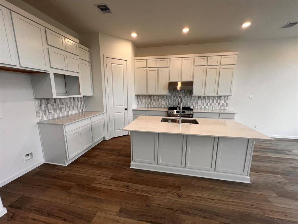 17406 Rose Gap CT, Hockley, TX 77447