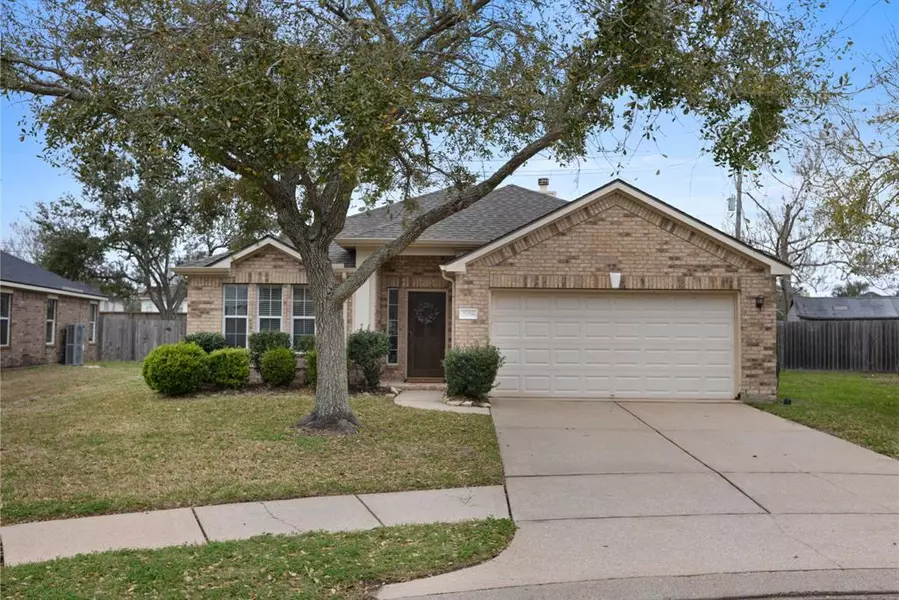 2704 Quail Dove LN, League City, TX 77573