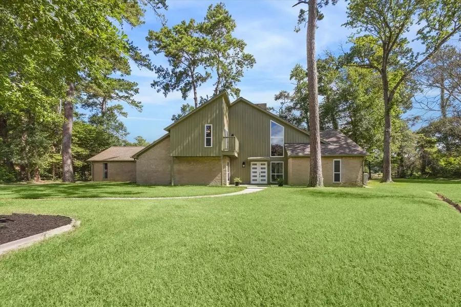 590 Charter Oaks CT, Conroe, TX 77302