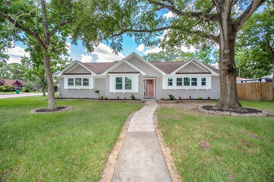 1403 Seagate LN, Houston, TX 77062