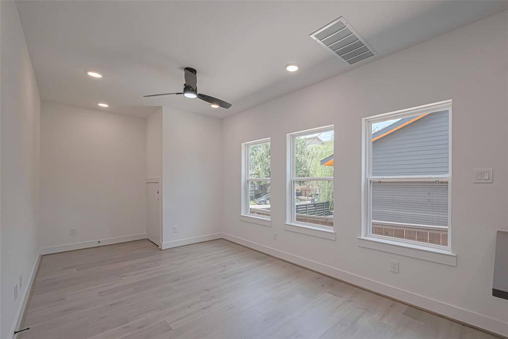 Houston, TX 77008,1340 W 24th ST