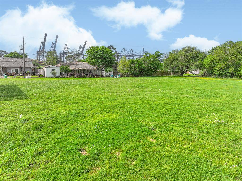 Shoreacres, TX 77571,00 Baywood ST