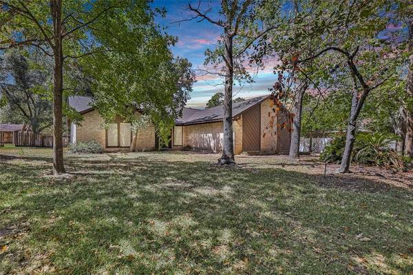 2219 Papoose TRL, Crosby, TX 77532