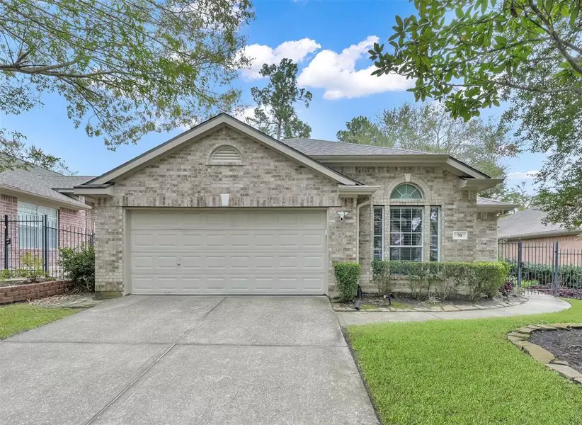 70 E Foxbriar Forest CIR, Spring, TX 77382