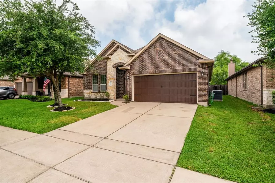 18318 Green Peak LN, Cypress, TX 77433