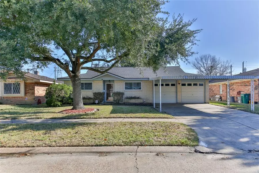 703 Yorkshire AVE, Pasadena, TX 77503