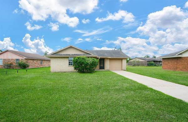 719 Meadow LN, Prairie View, TX 77445