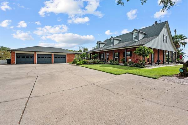 11714 Cedar Gully RD, Beach City, TX 77523