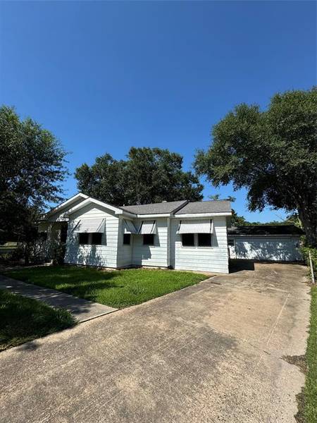 407 Pampa ST, Orange, TX 77630