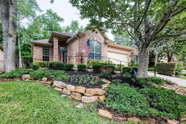 302 Creekwood W,  Montgomery,  TX 77356